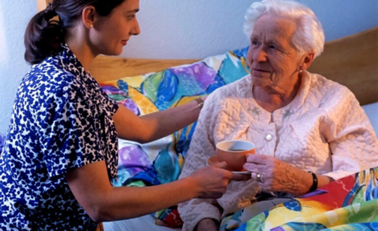 Presentan iniciativa para reconocer a «personas cuidadoras»