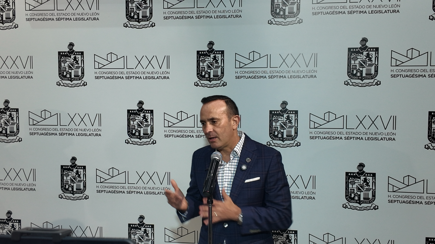 En Nuevo León, «la caca está por todos lado», afirma Carlos de la Fuente