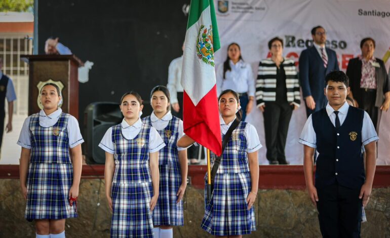 Destaca David de la Peña regreso seguro en más de 108 planteles de Santiago