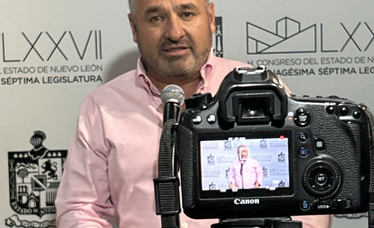 «Se tardaron 4 años en hacer el cambio en Agua y Drenaje», dice Caballero