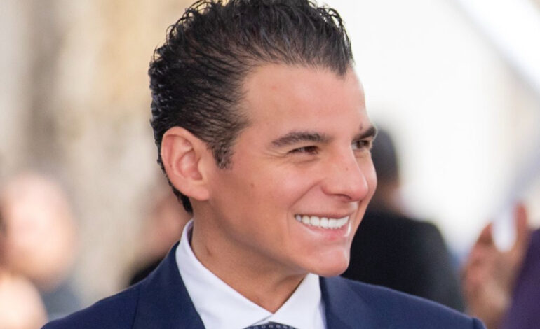 Invita Miguel Flores a neoleoneses a brigada de testamentos gratuitos