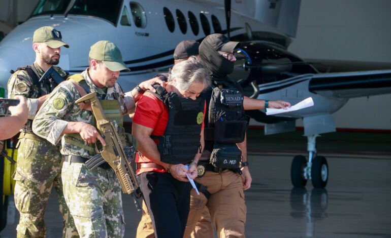 Expulsa Paraguay a Hernán Bermúdez, líder de La Barredora