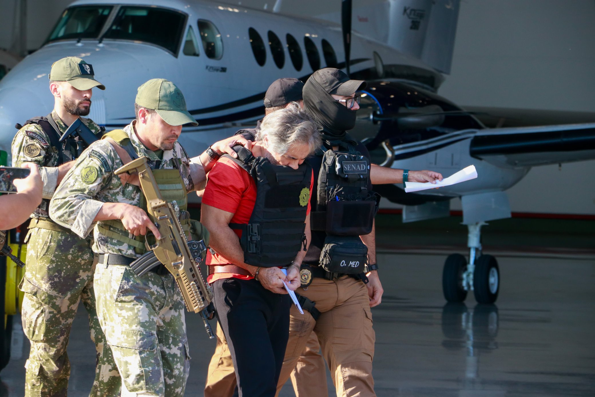 Expulsa Paraguay a Hernán Bermúdez, líder de La Barredora