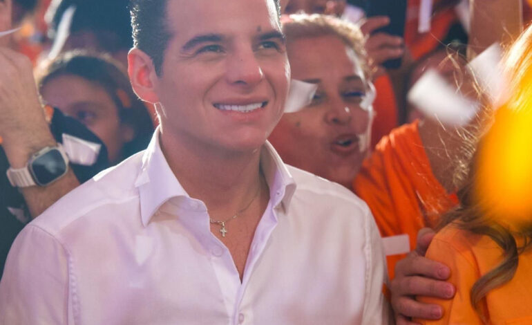 Miguel Flores lleva brigada de testamentos gratuitos a Juárez dentro del programa “Ayudamos”