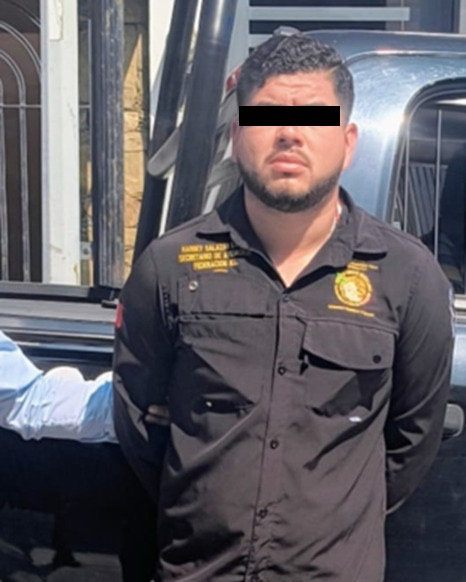 Policía de Monterrey captura a extorsionadores disfrazados de líderes sindicales
