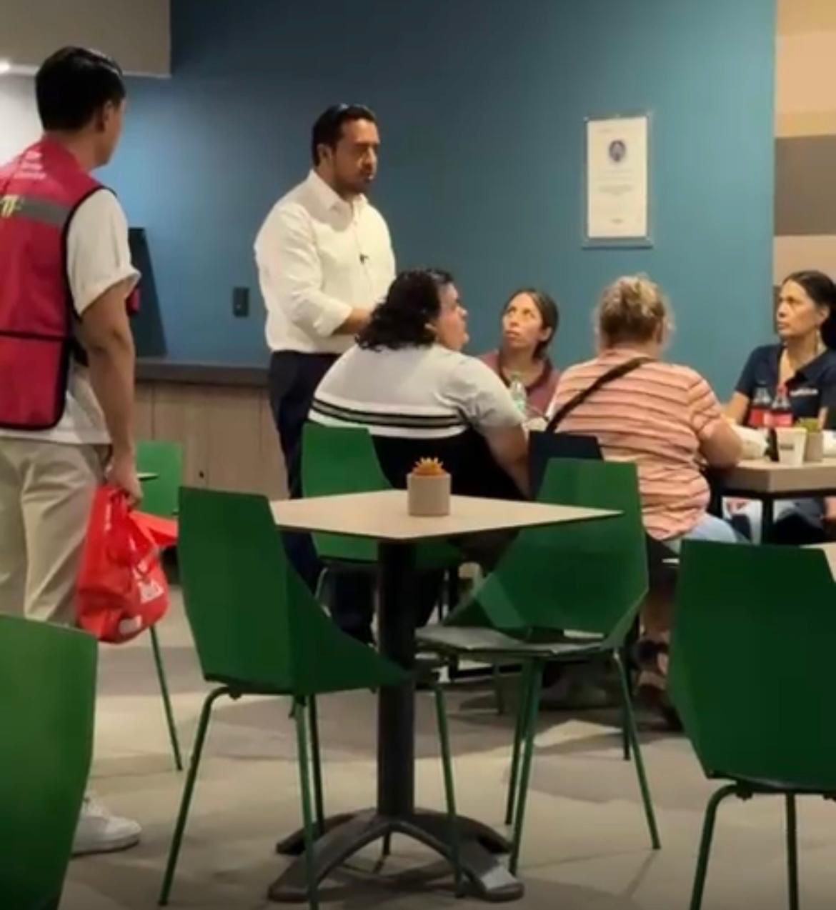 Da Nava hospedaje, alimentos y ropa a afectados por incendio