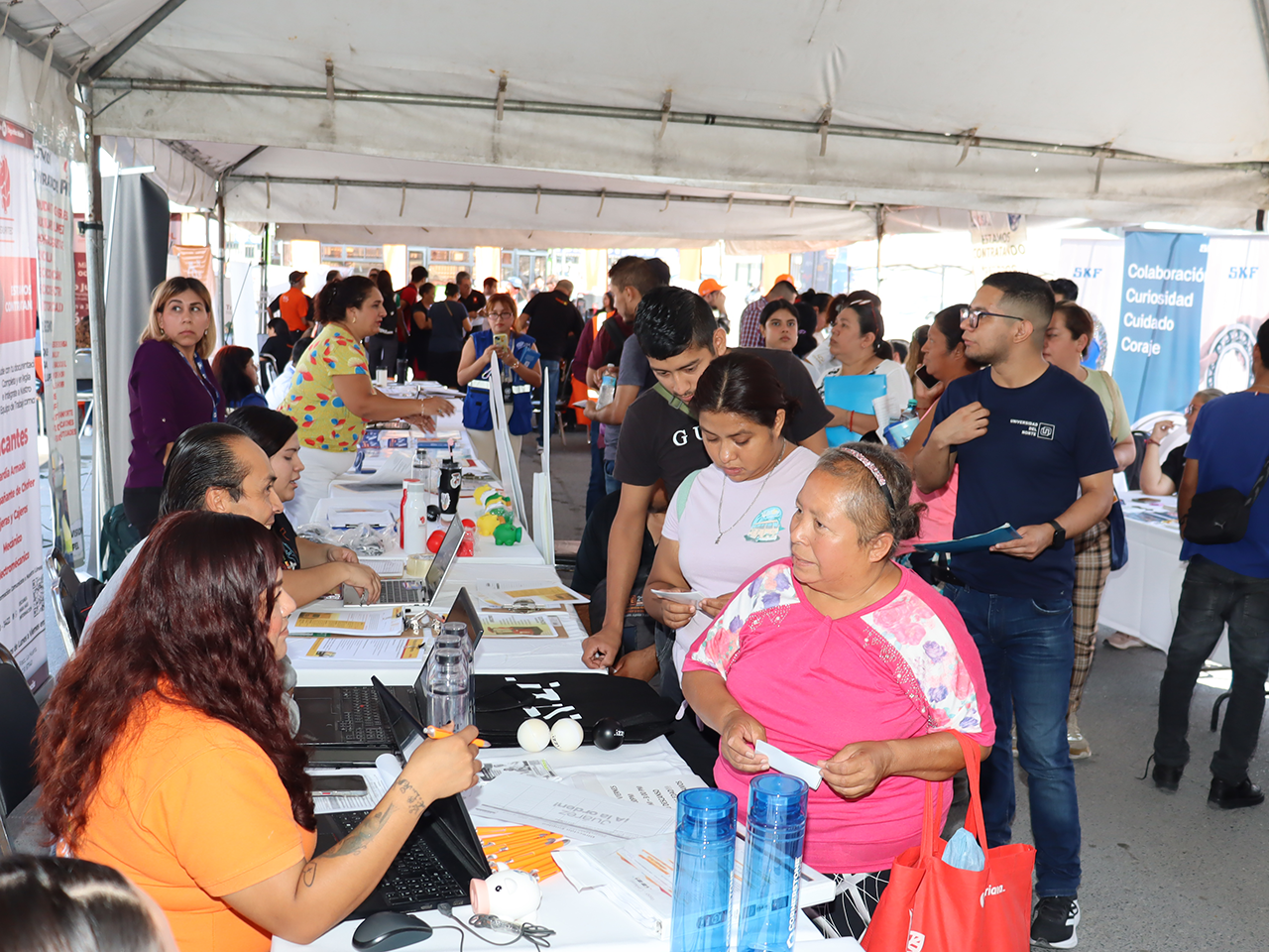 Feria Nacional de Empleo para Grupos Vulnerables 2025 beneficia a habitantes de Juárez, N.L.