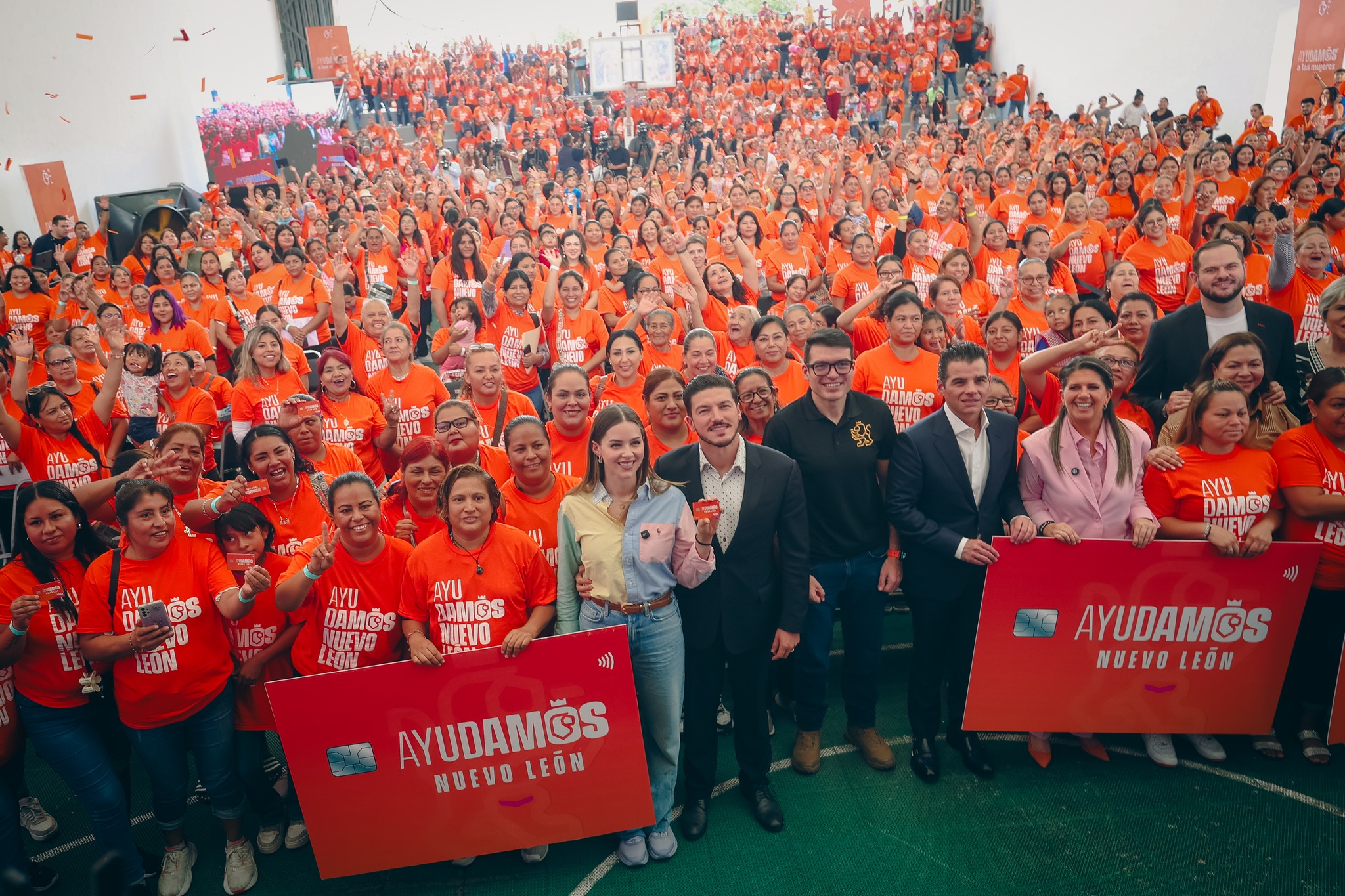 Fortalece Gobernador programas para las mujeres; Brindará 2 mil pesos mensuales a madres cuidadoras