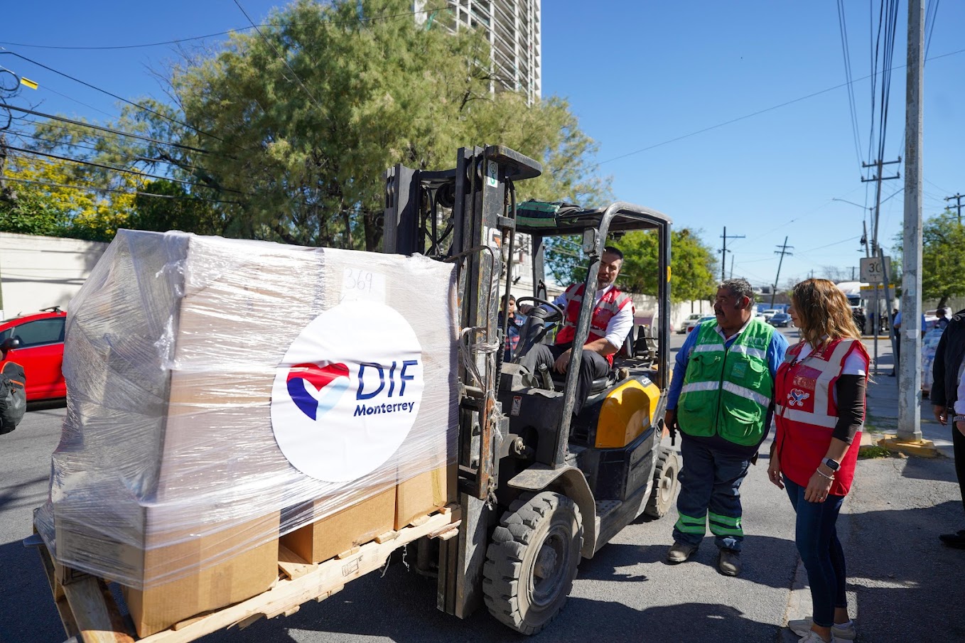 Envía Monterrey ayuda en especie a afectados por lluvias en Veracruz
