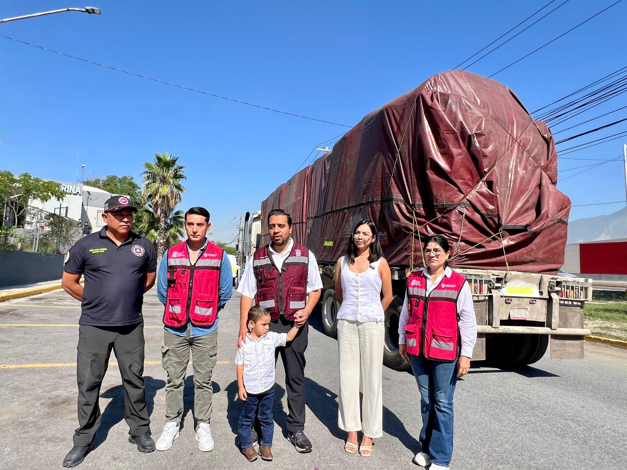 Envían Jesús Nava y empresarios ayuda a Veracruz