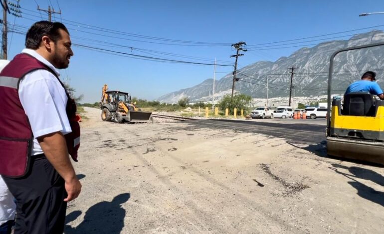 Rehabilitan vialidades en cruces ferroviarios en Santa Catarina