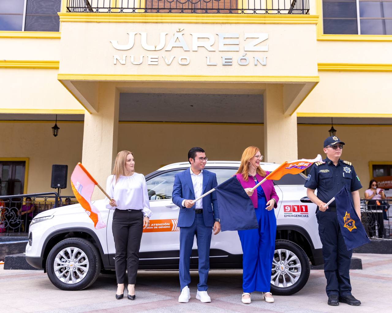 Prioriza Juárez atención a las mujeres con nuevas unidades vehiculares