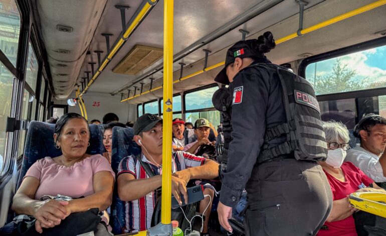 Implementa Santiago operativo «Transporte Seguro»; detienen a 8 personas