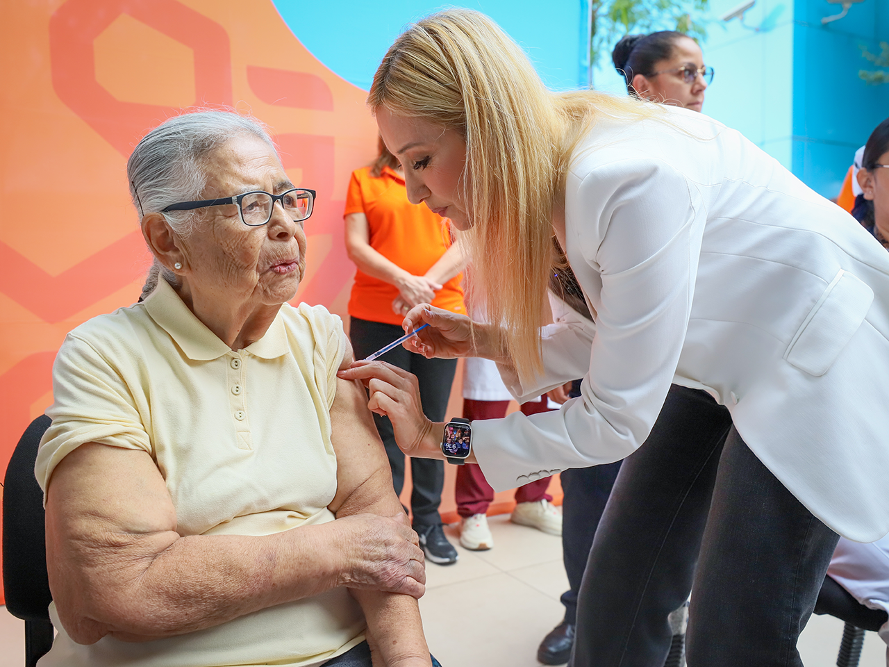 Arrancan campaña de vacunación para la temporada invernal