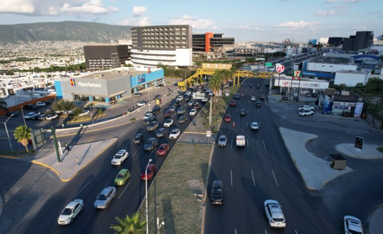 Inicia ampliación del carril reversible vespertino en Leones