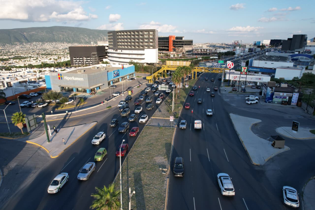 Inicia ampliación del carril reversible vespertino en Leones