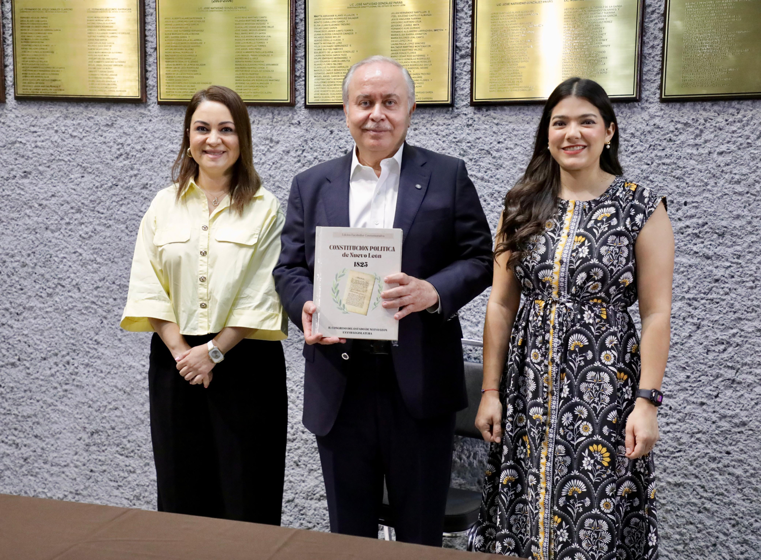 Presenta Congreso Edición Facsimilar de la Constitución de Nuevo León de 1825