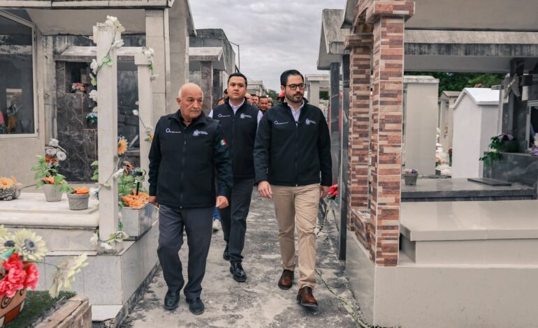 Supervisa alcalde de Santiago estado y seguridad de panteones municipales