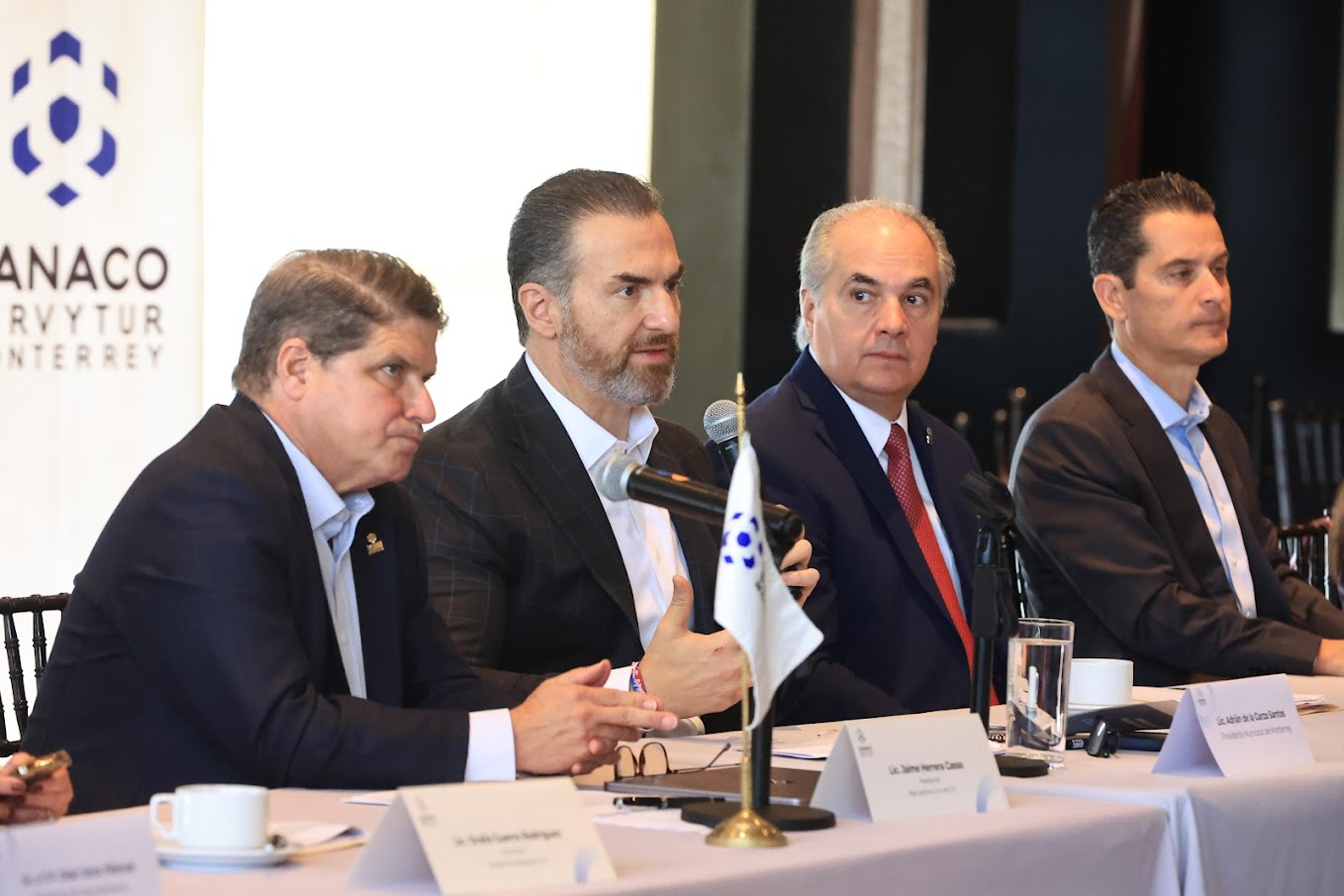 Acuerdan Monterrey y Canaco promover desarrollo económico