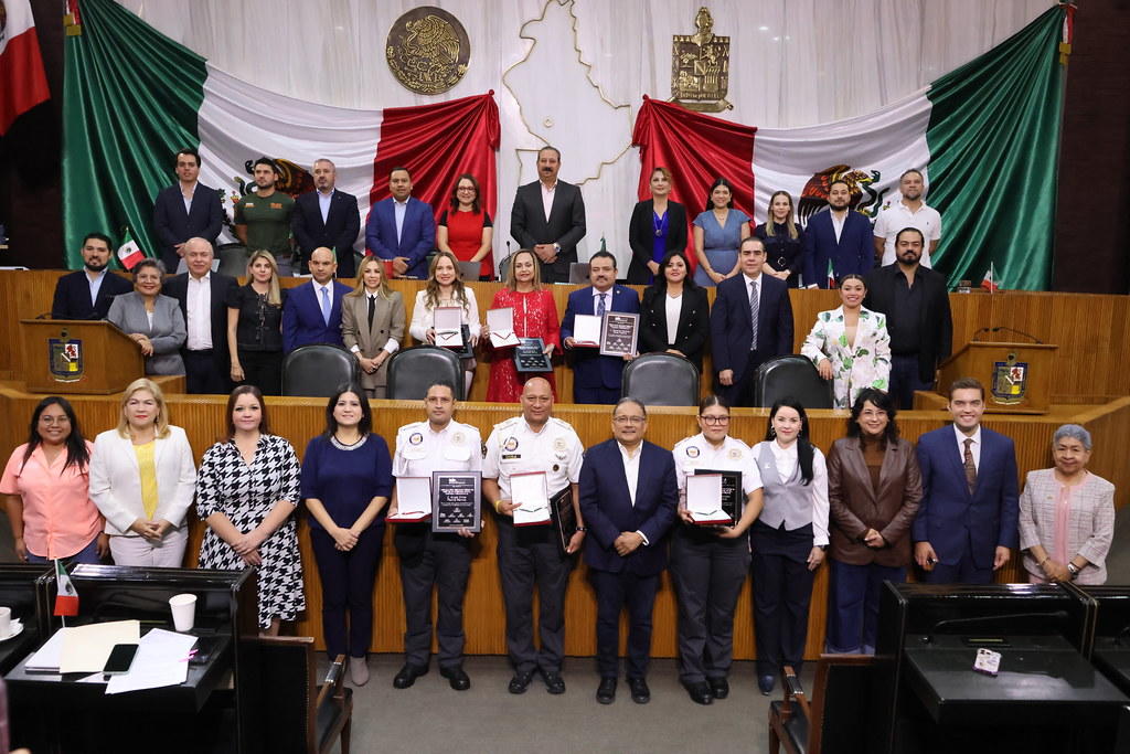 Condecora Congreso de NL a siete ciudadanos con la «Medalla de Honor Fray Servando Teresa de Mier»