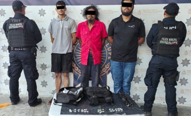 Caen en Guadalupe «el Flaco», «el Greñas» y «el Barbas» con droga, chaleco y «arma»