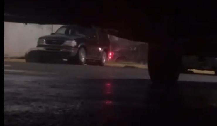 Convoy de hediondos emboscan a oficiales de FCNL en Sabinas, Hidalgo, NL: Hieren a cinco