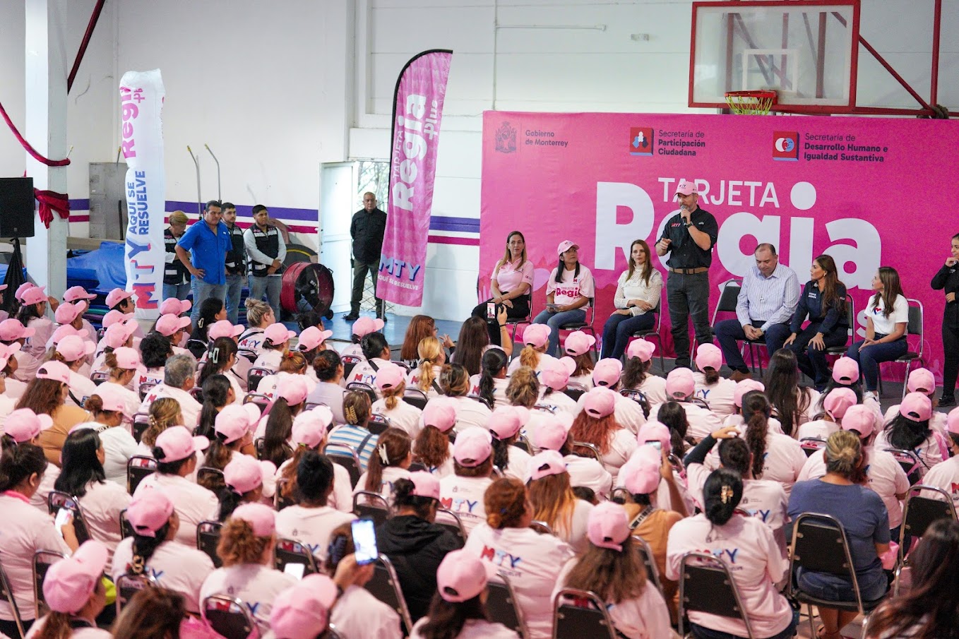 Avanza entrega de Tarjeta Regía Plus