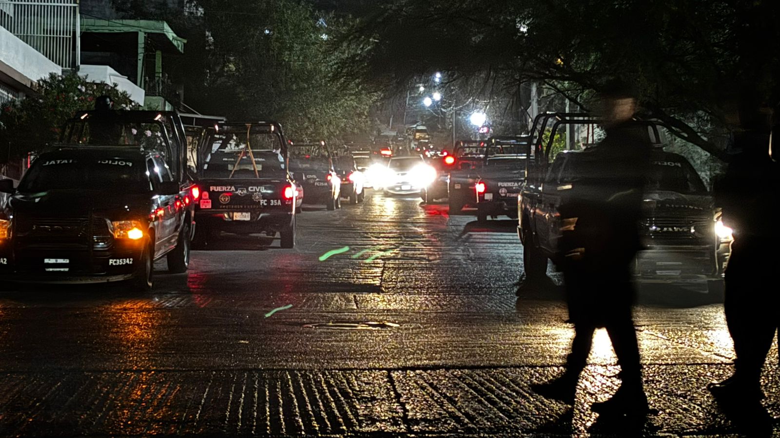 Atacan malandros a oficiales de FC, oficial sale herido; logran captura de dos delincuentes