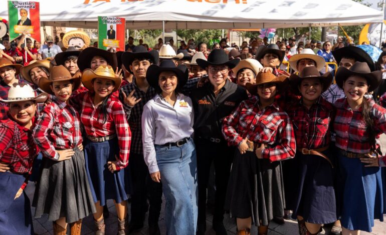 Juárez se llena de color con el tradicional desfile revolucionario