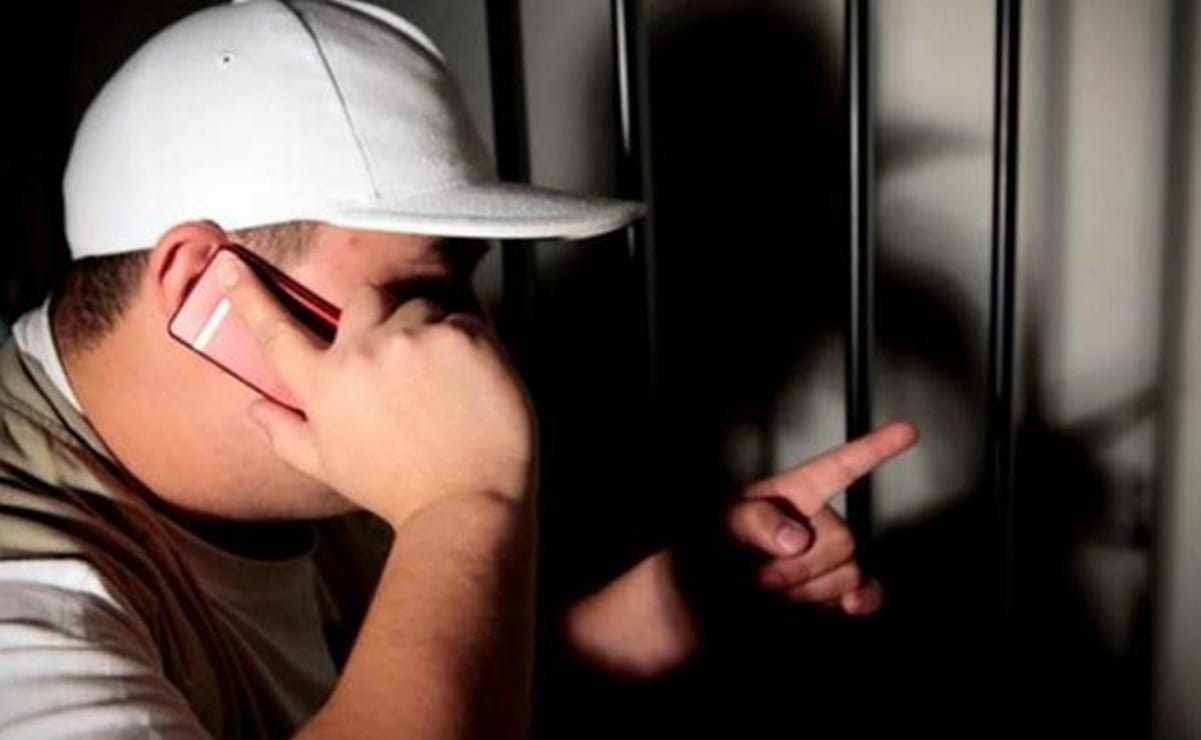 El 56 porciento de las llamadas de extorción salen de 12 penales: Omar García