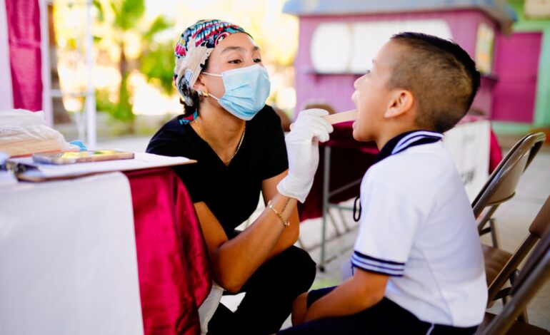 Lleva Nava a más de 2mil menores servicios médicos gratuitos