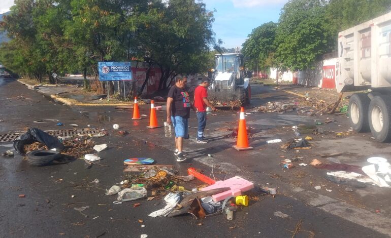 Retira Monterrey casi 20 toneladas de basura de pluviales