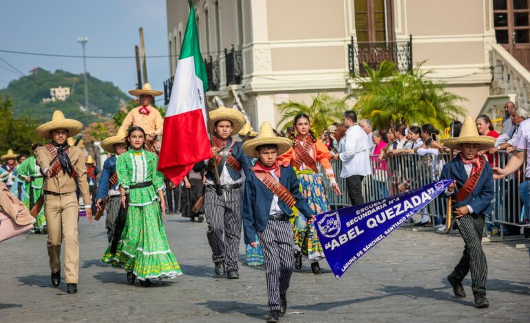 Celebran y disfrutan familias de Santiago el 115 aniversario de la Revolución Mexicana