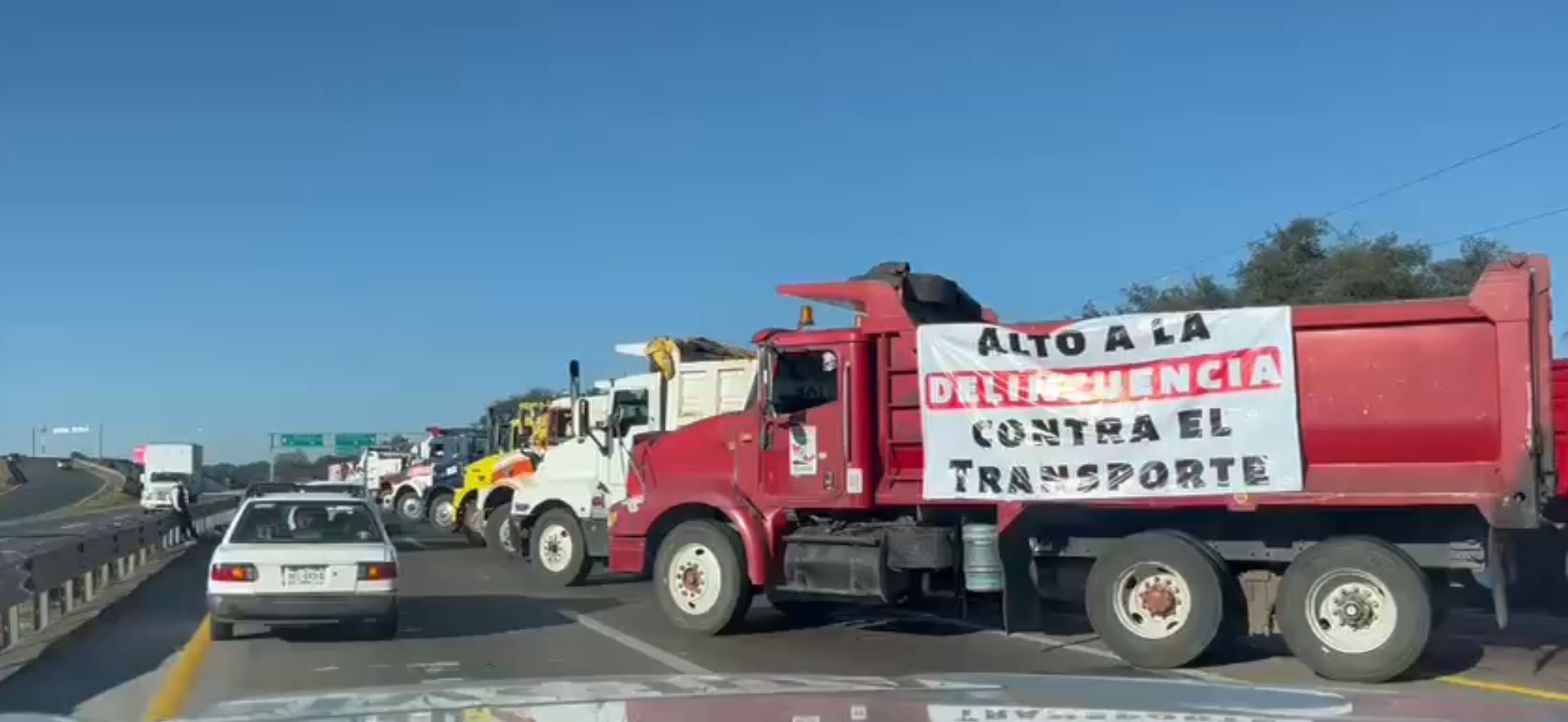 Cuestiona Sheinbaum bloqueos carreteros: Hay diálogo, asegura