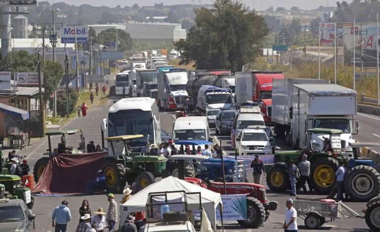 Aunque ya nadie habla de ellos, hay 30  carreteras bloqueadas