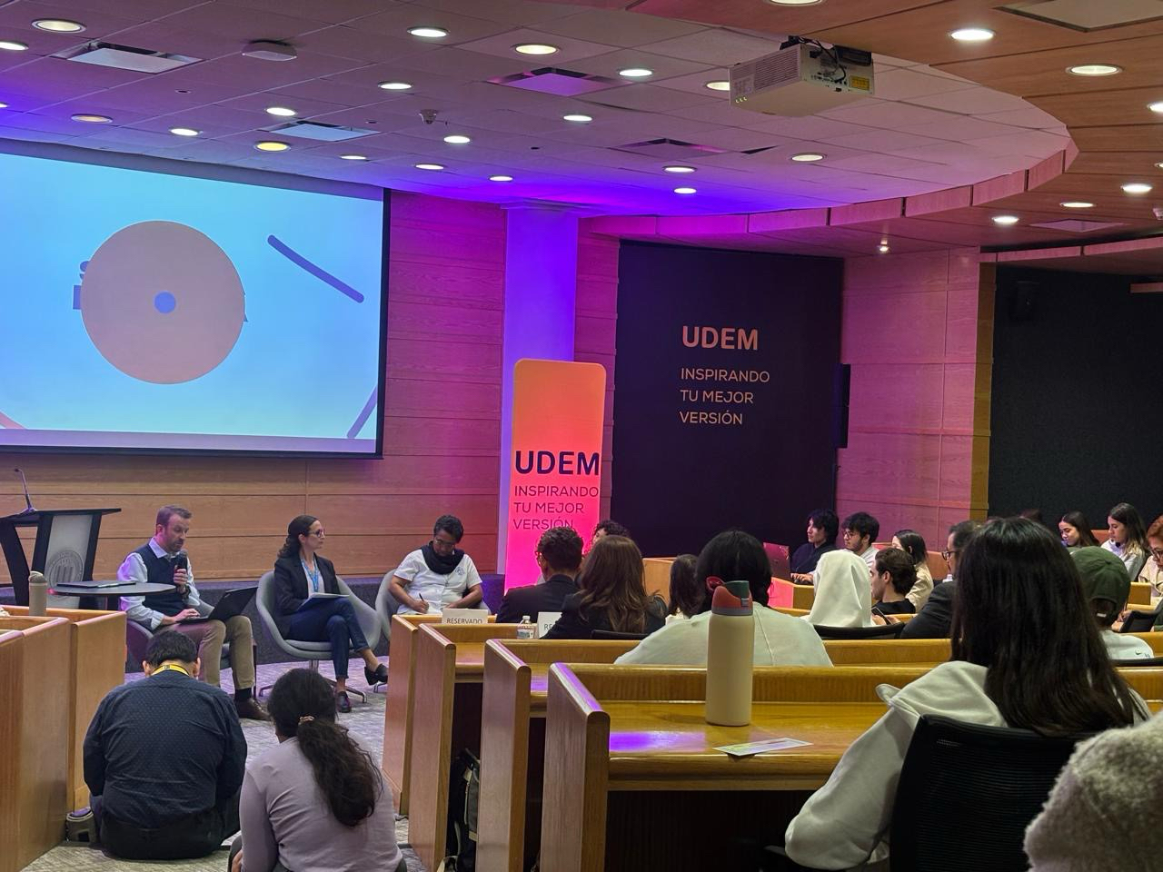 Firman la UDEM y secretaría del Trabajo convenio para erradicar la violencia contra la mujer