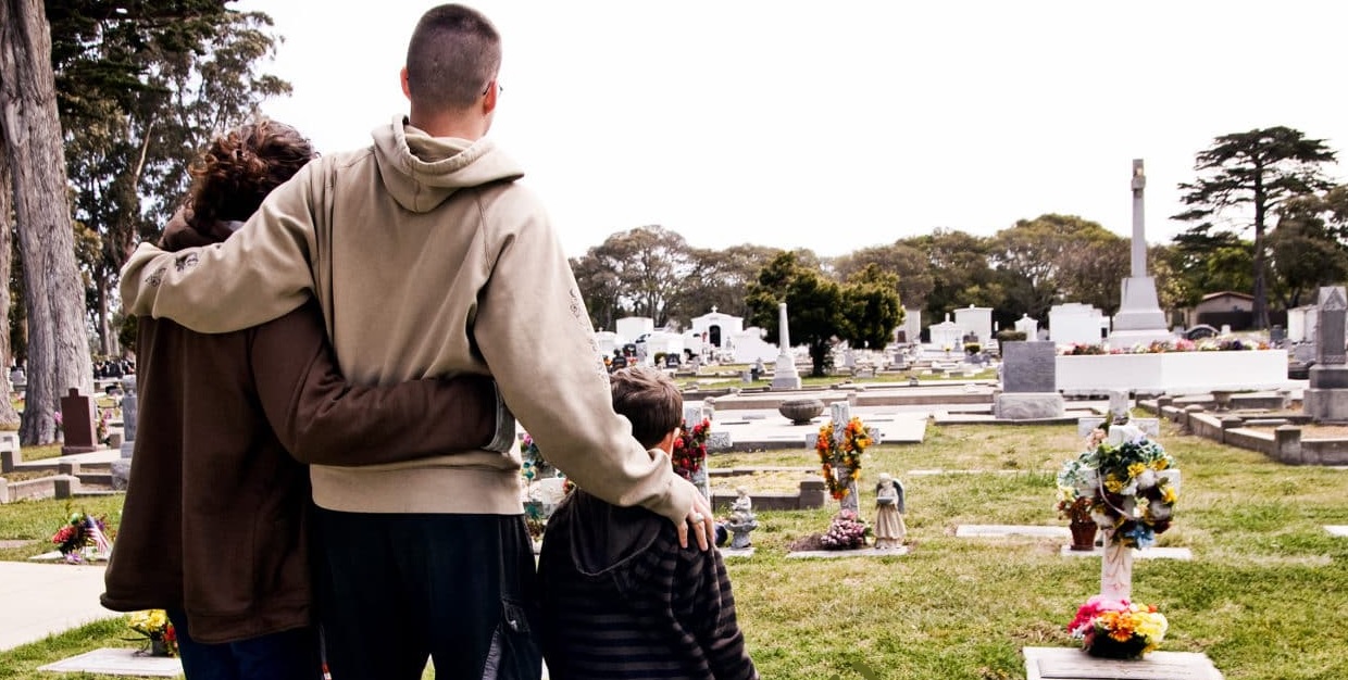 Proponen otorgar licencia laboral de cinco días en caso de fallecimiento de familiar en primer grado