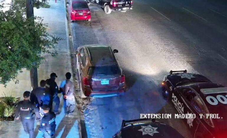 Después de ser asaltada, reporta con botón de alerta y capturan a los tacuaches