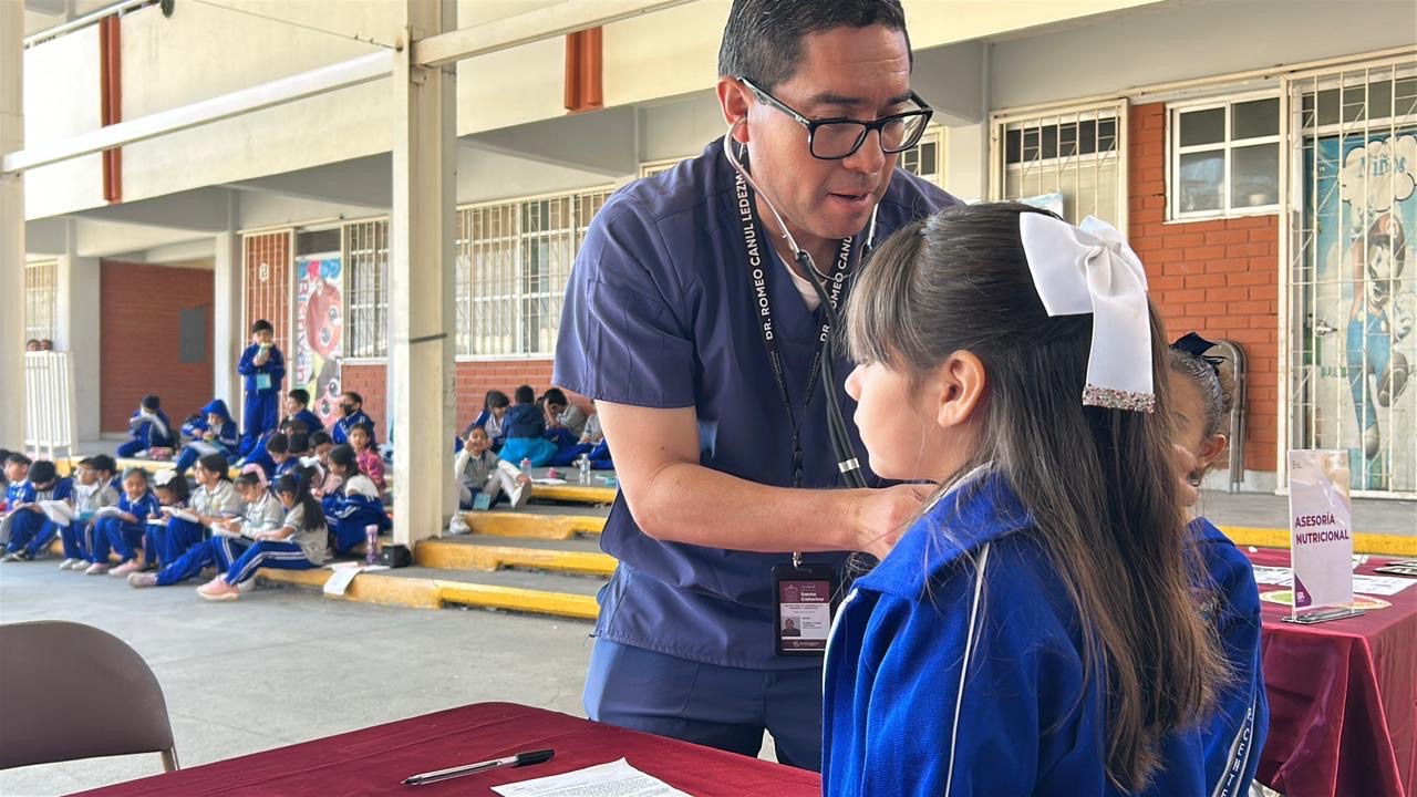 Lleva Nava atención médica a escuelas
