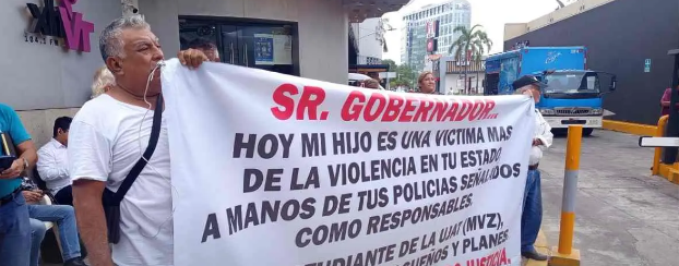 Marchan en Tabasco por Rodrigo, universitario presuntamente asesinado por policías; fiscal admite no tener línea de investigación