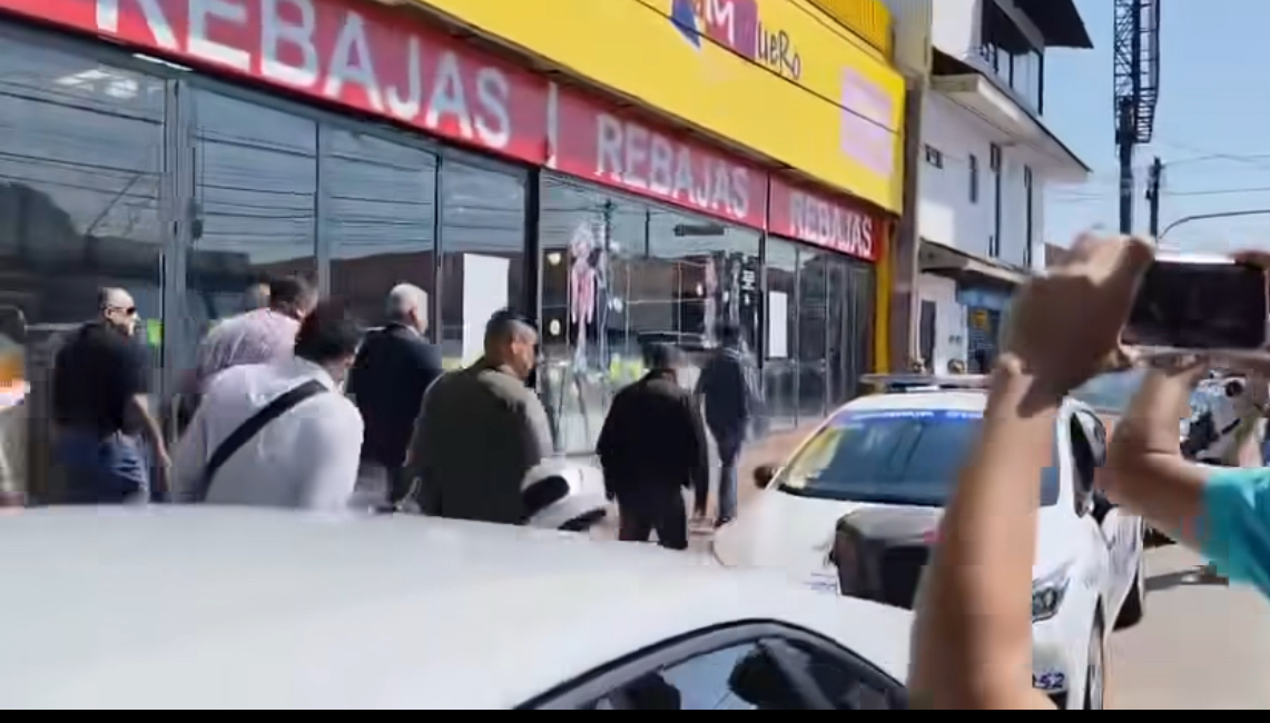 «¡Fuera maldito!»… el gobernador de Michoacán abucheado en funeral de Carlos Manzo