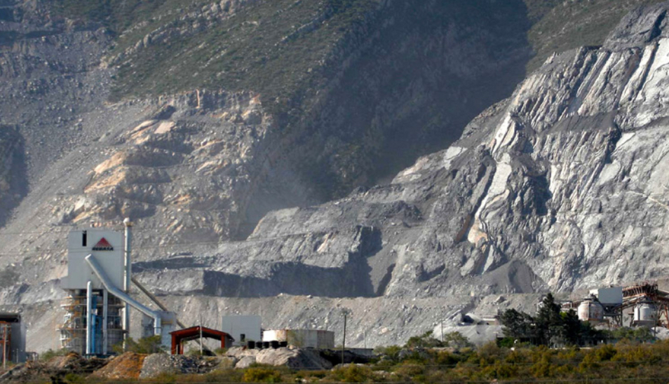 Reabren pedreras y continúan en las mesas técnicas de negociación