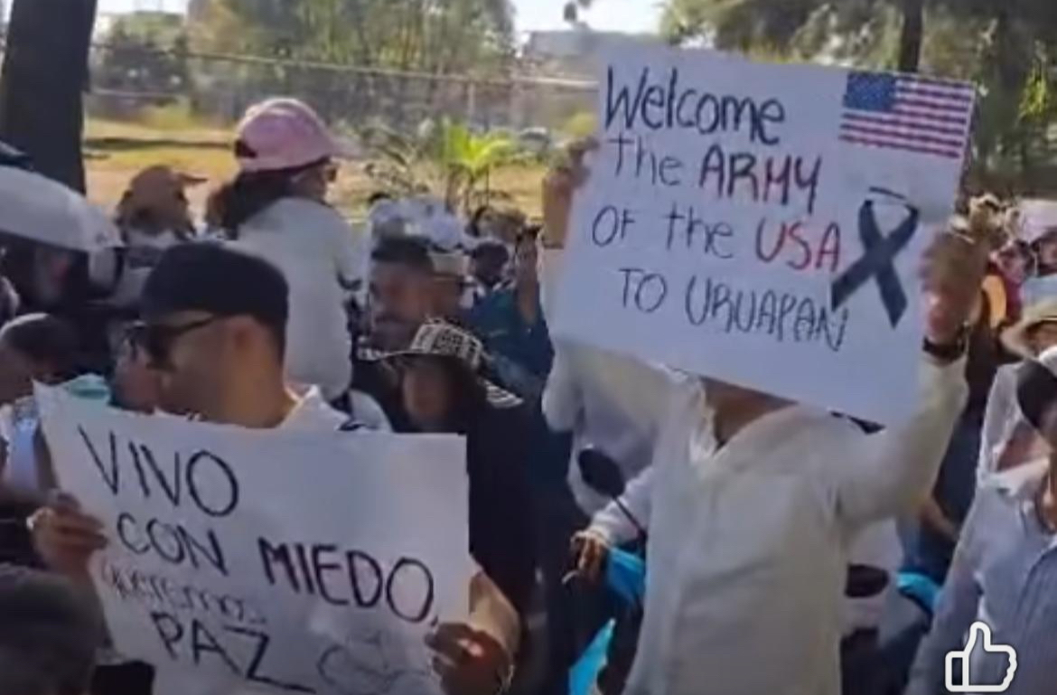 En la marcha por La Paz en Uruapan, dan la bienvenida a la Armada de EU