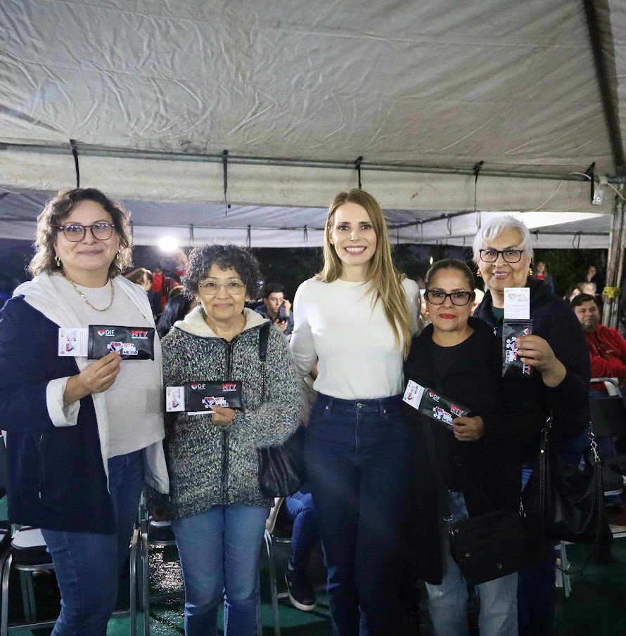 Atiende Monterrey salud visual con entrega de 8 mil lentes gratuitos