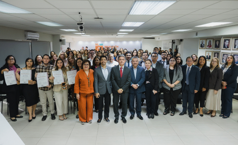 Reconocen a personal docente por implementar estrategias innovadoras en las aulas