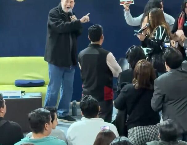 ¡Qué se largue, qué se largue!: Corren a Noroña de la Uni de Guanajuato