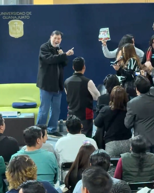 ¡Qué se largue, qué se largue!: Corren a Noroña de la Uni de Guanajuato