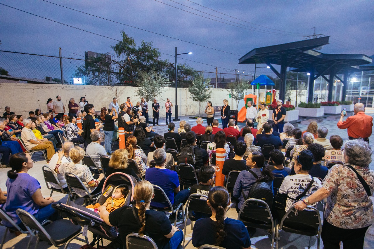 Estrena Guadalupe plaza en colonia Libertad