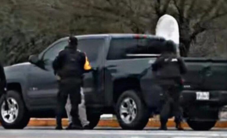 Enfrenta Fuerza Civil a hediondos que atracan a familias sobre la Autopista a Reynosa, en Gral. Bravo, NL