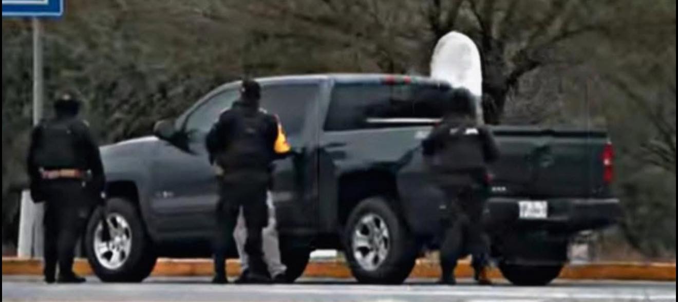 Enfrenta Fuerza Civil a hediondos que atracan a familias sobre la Autopista a Reynosa, en Gral. Bravo, NL
